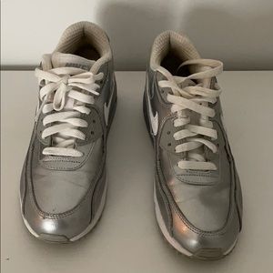 Nike Silver Airmax